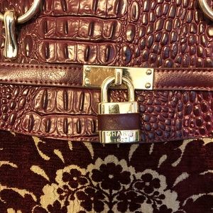 Sharif Shoulder Bag